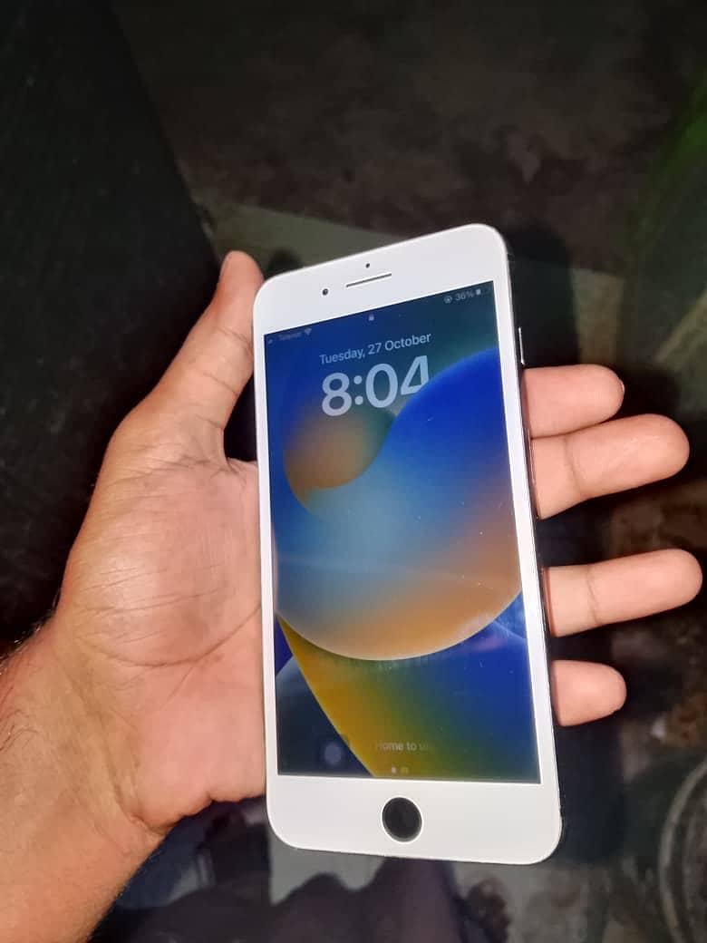Apple iPhone 8 Plus 5
