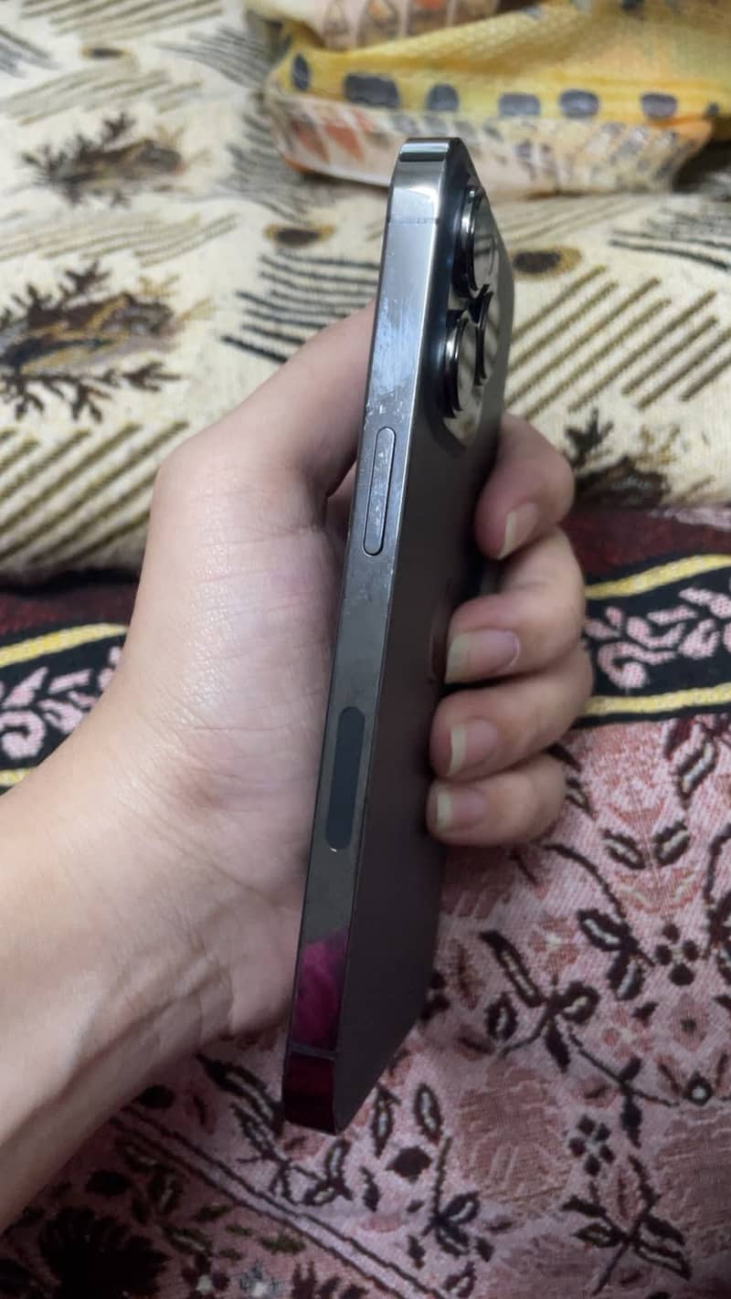 Apple iPhone 13 Pro 4