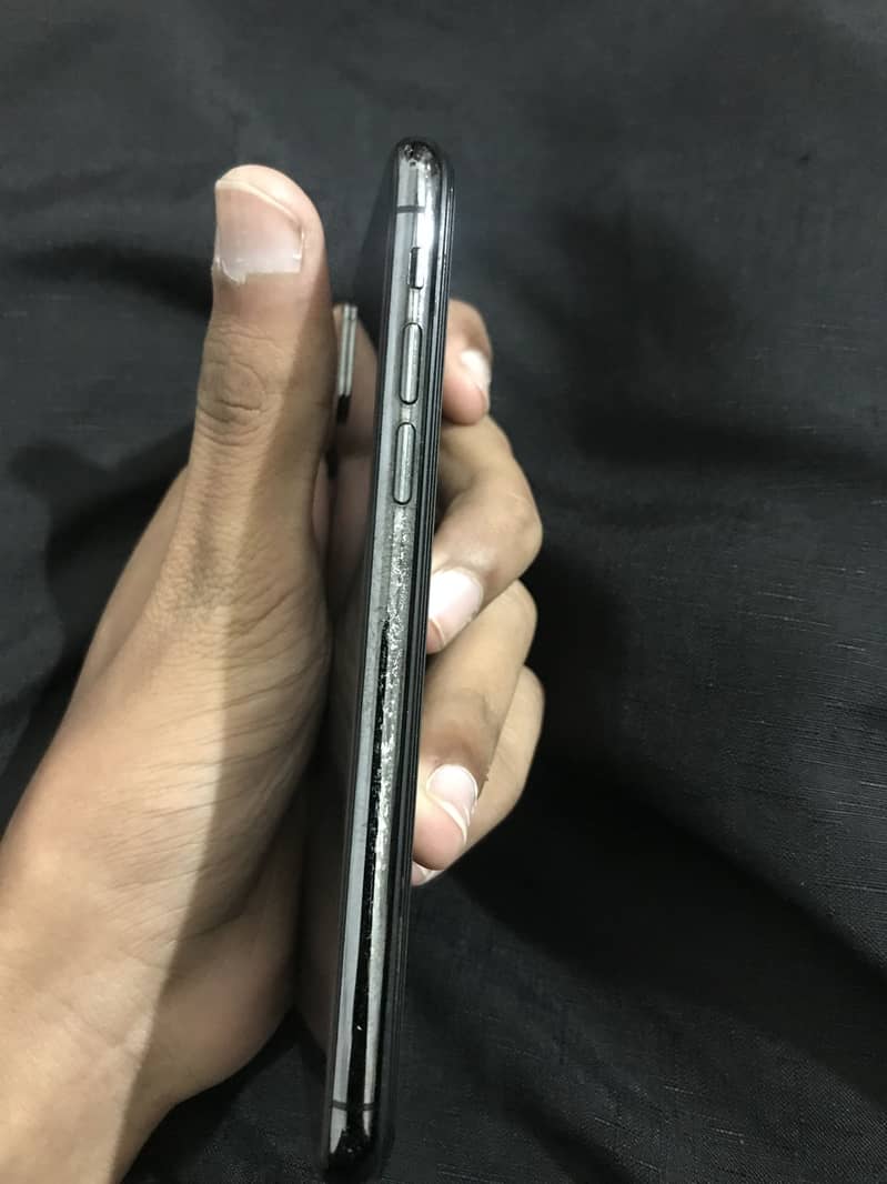 Apple iPhone X 3