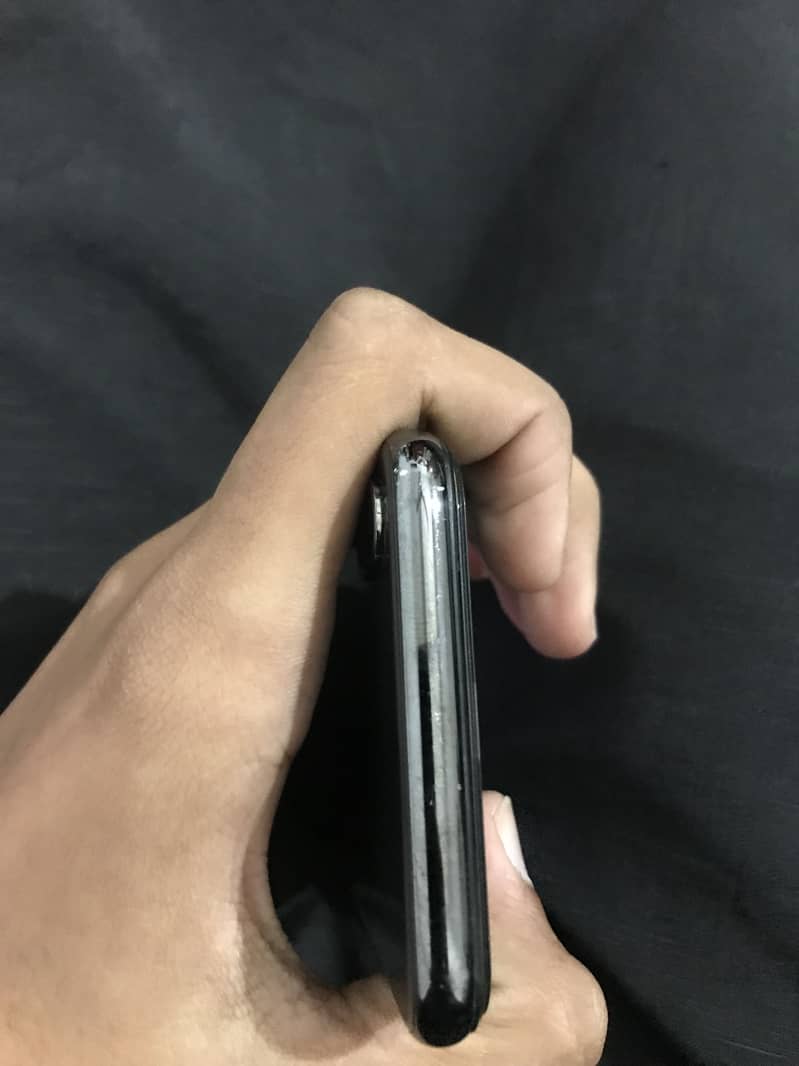 Apple iPhone X 11