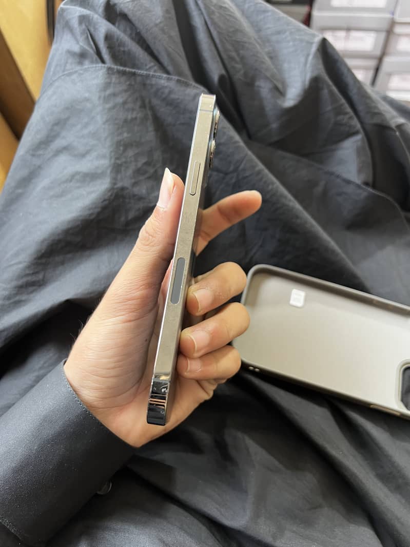 Apple iPhone 12 Pro Max 3