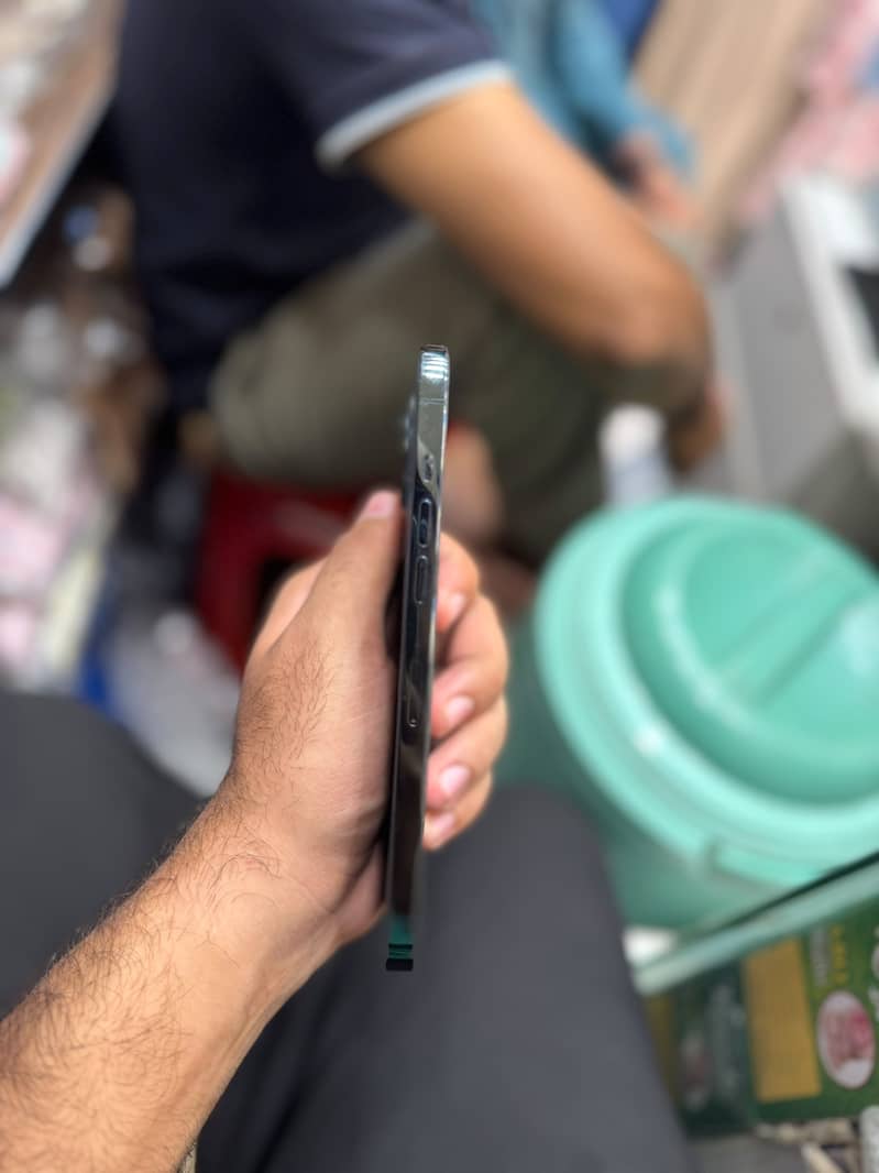 Iphone 12 pro max 3