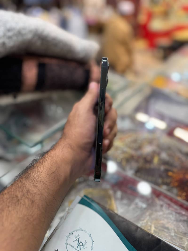Iphone 12 pro max 4