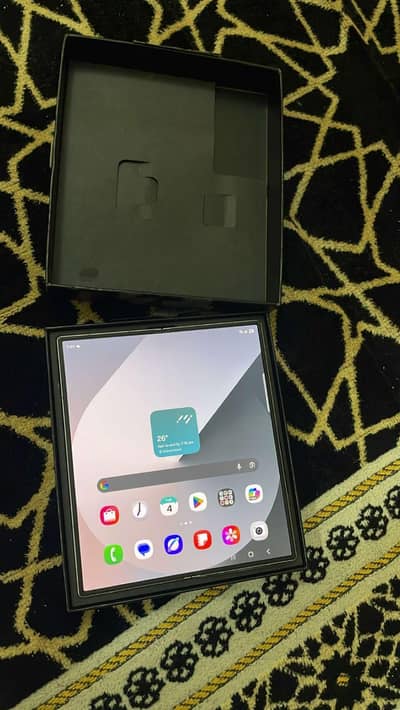 Samsung Mobile Z Fold 6 12/256 With Box