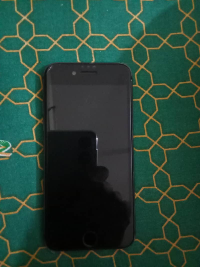Apple iPhone 8 3
