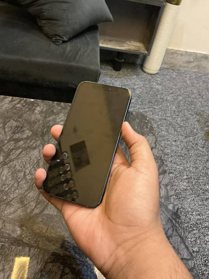 Apple iPhone 12 2