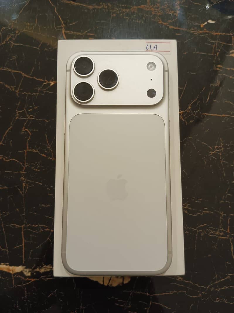 iPhone 17 pro max 0