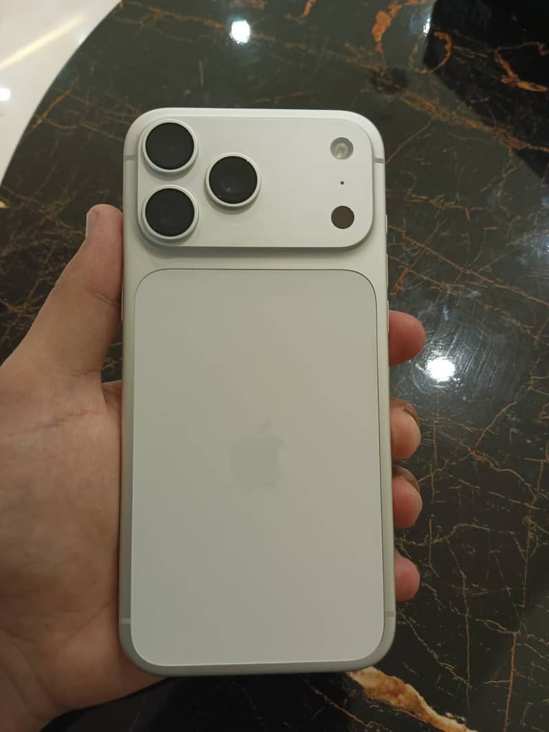 iPhone 17 pro max 12