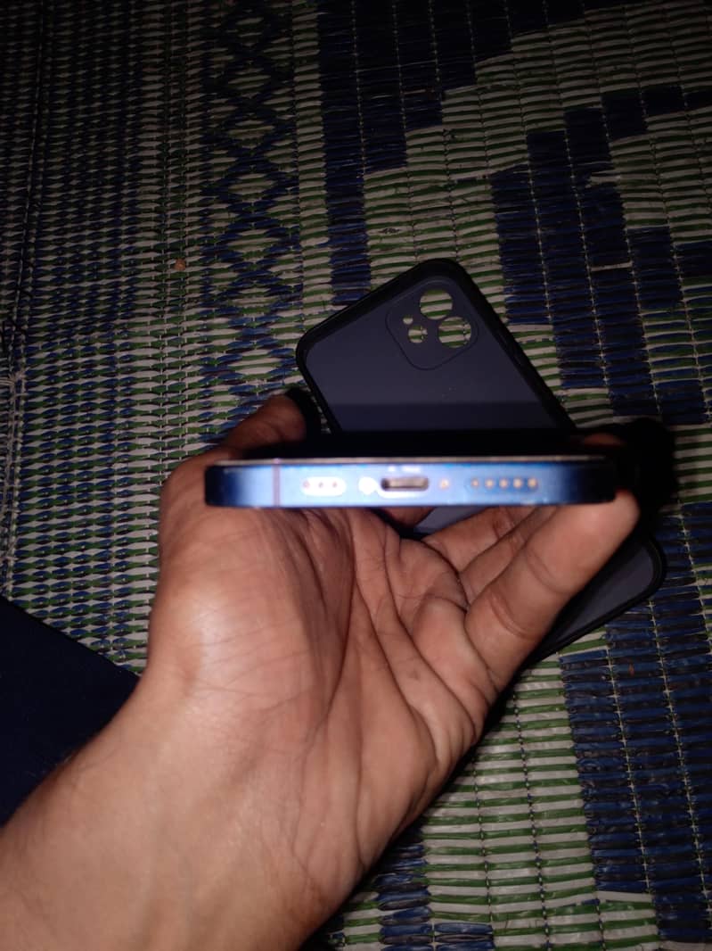Apple iPhone 12 5
