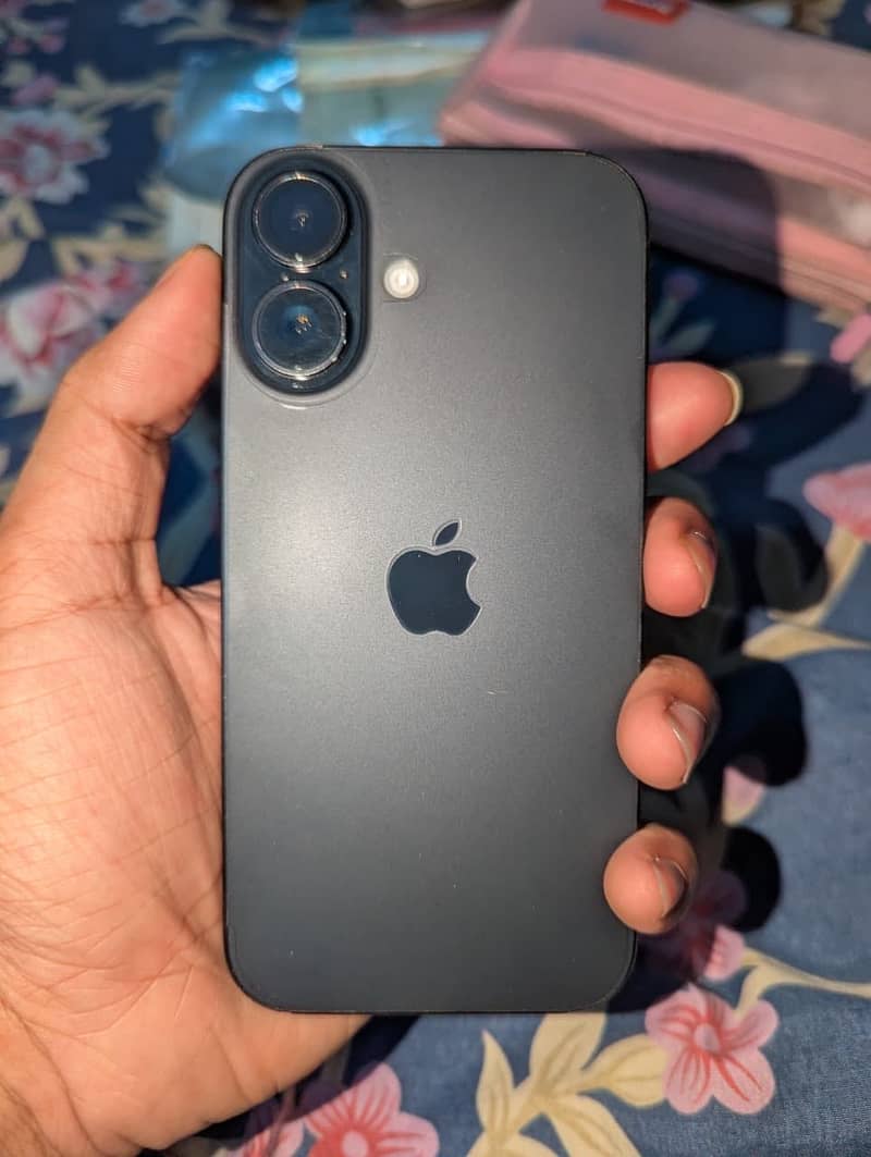 Apple iPhone 16 jv 4
