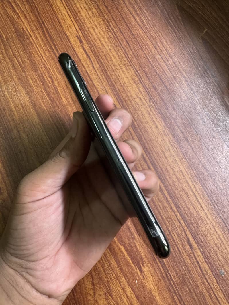 Apple iPhone 11 Pro 3