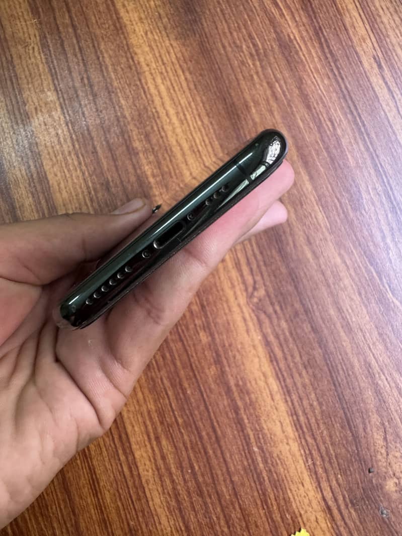 Apple iPhone 11 Pro 6
