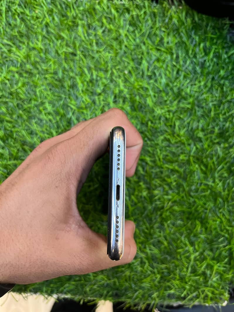 Apple iPhone X 3