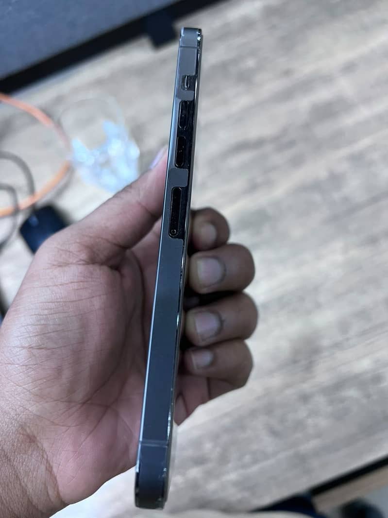 Apple iPhone 13 Pro Max 0