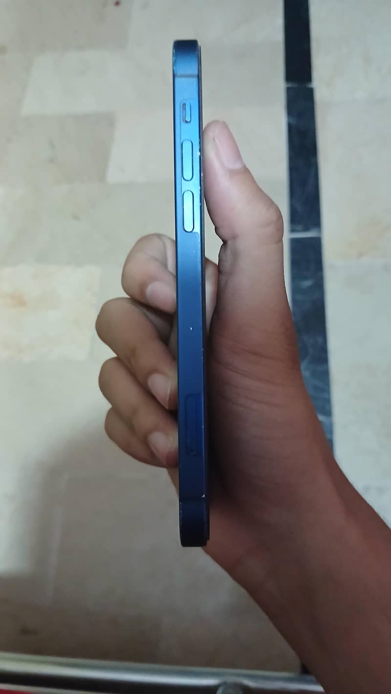Apple iPhone 12 3