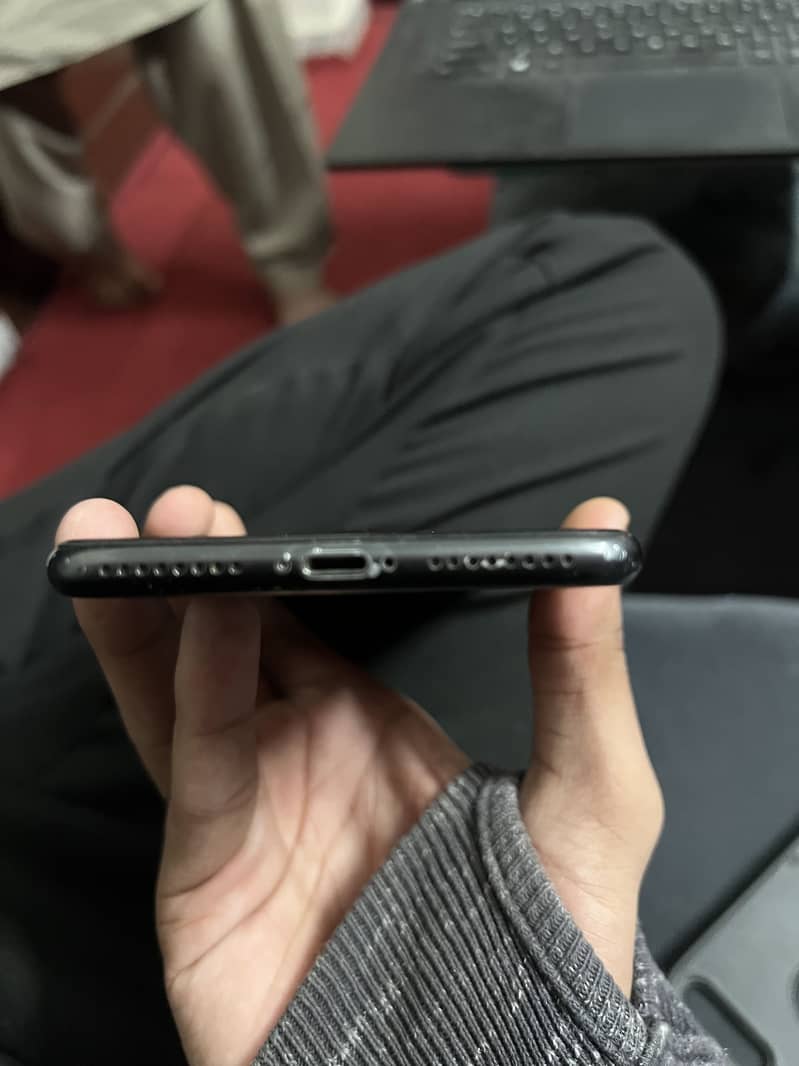 Apple iPhone 7 Plus 2