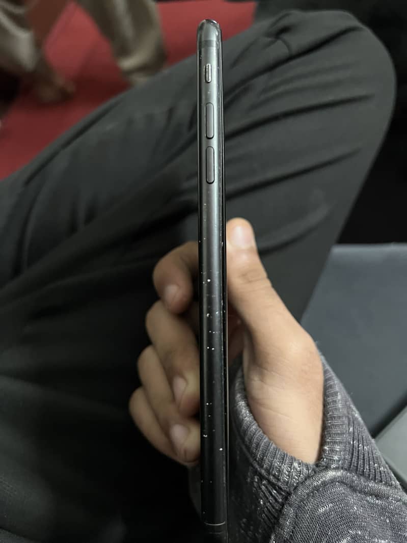 Apple iPhone 7 Plus 3