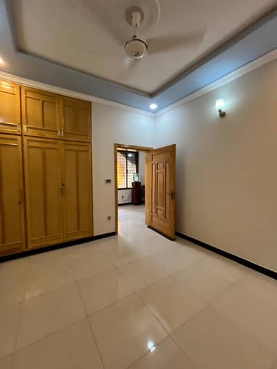4 Marla brand new upper floor available for rent with all basic amenities at reasonable demand