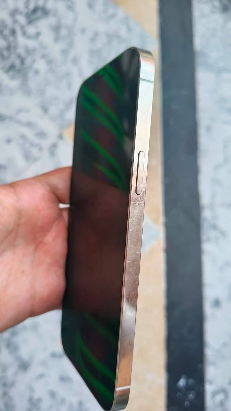 Iphone 12 pro max 2