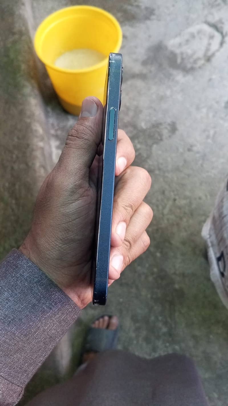 Apple iPhone 12 0