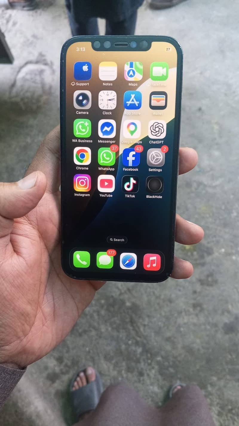Apple iPhone 12 3