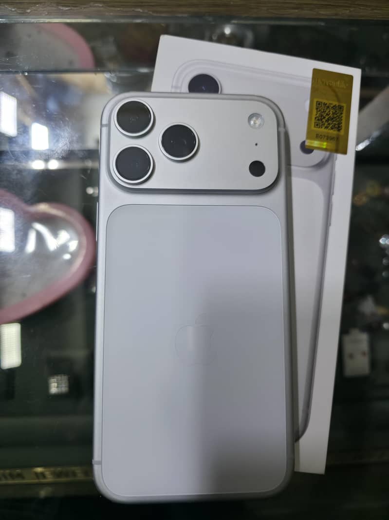 Apple iPhone 17 Pro Max 0