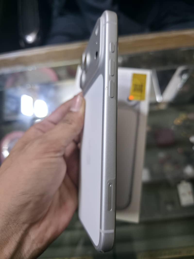 Apple iPhone 17 Pro Max 2