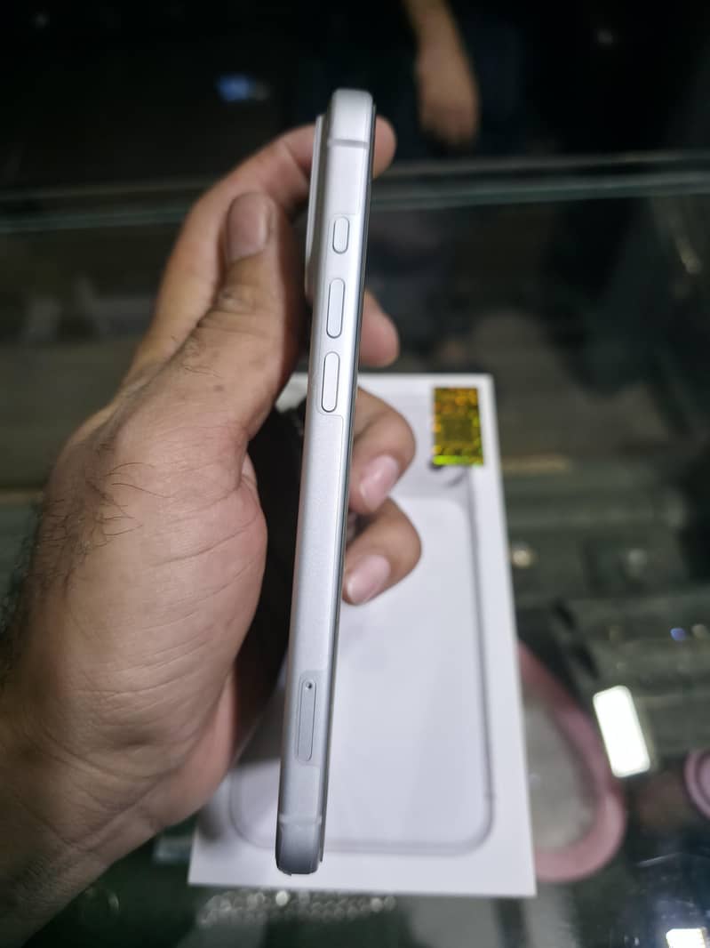 Apple iPhone 17 Pro Max 5