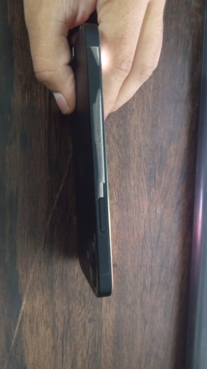 Apple iPhone 12 3