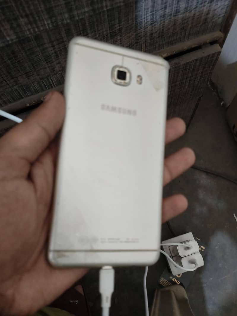 Samsung Mobile C7 1