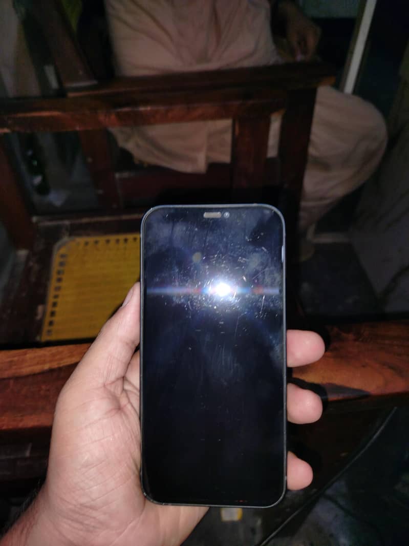 Apple iPhone 12 1