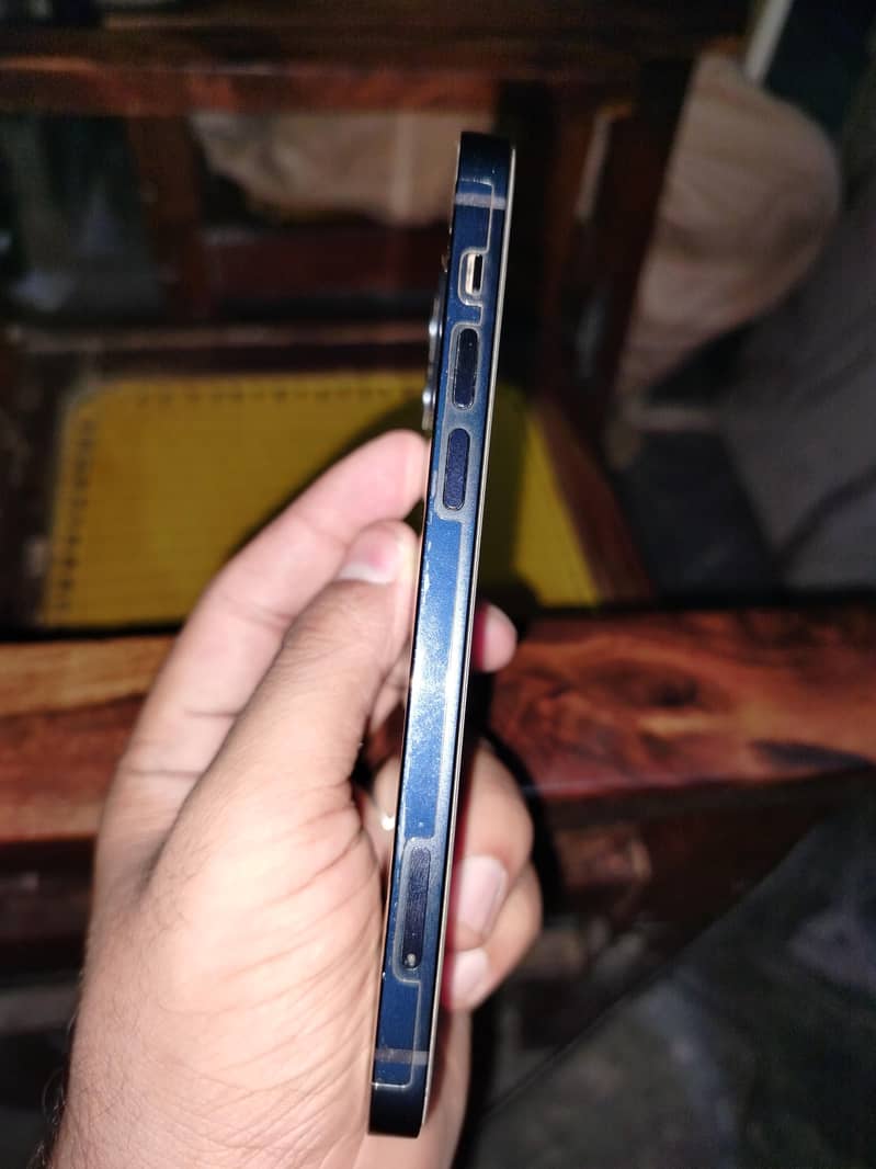 Apple iPhone 12 2