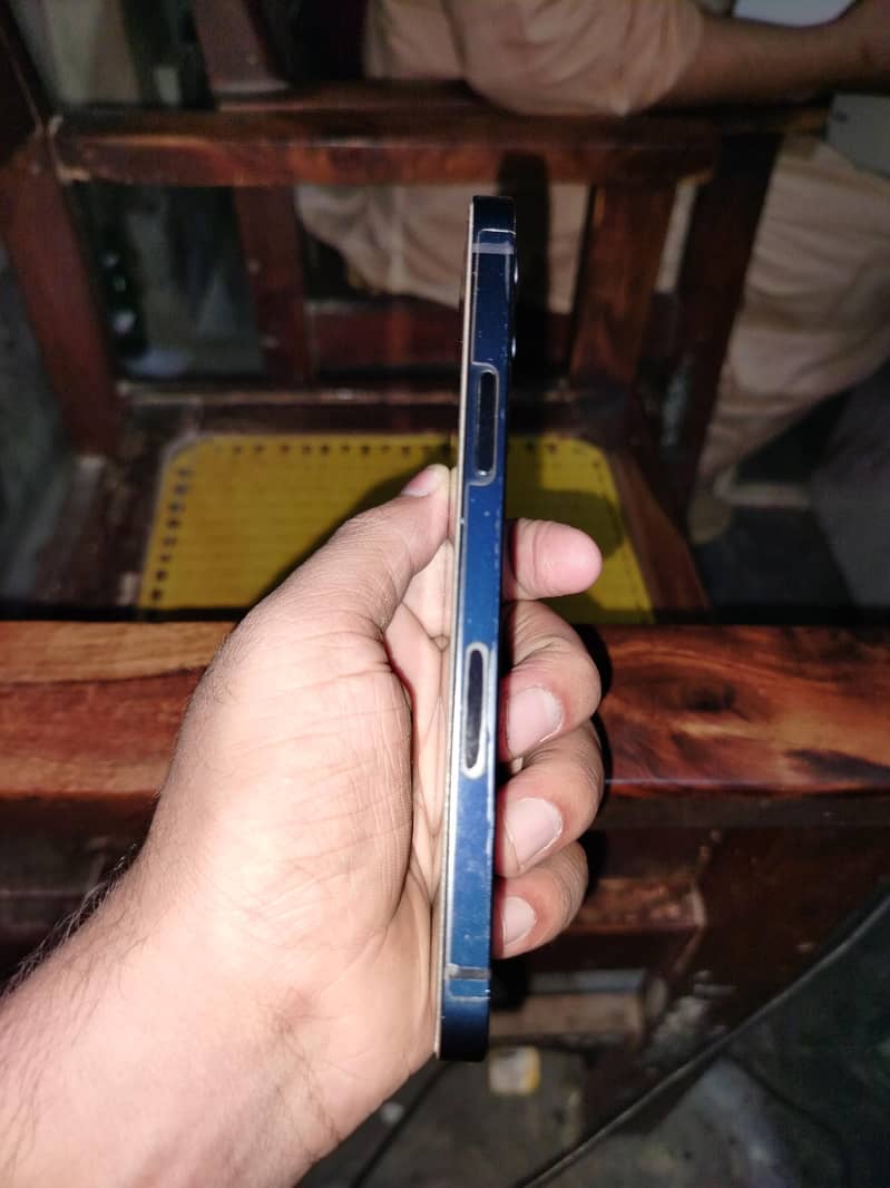 Apple iPhone 12 3