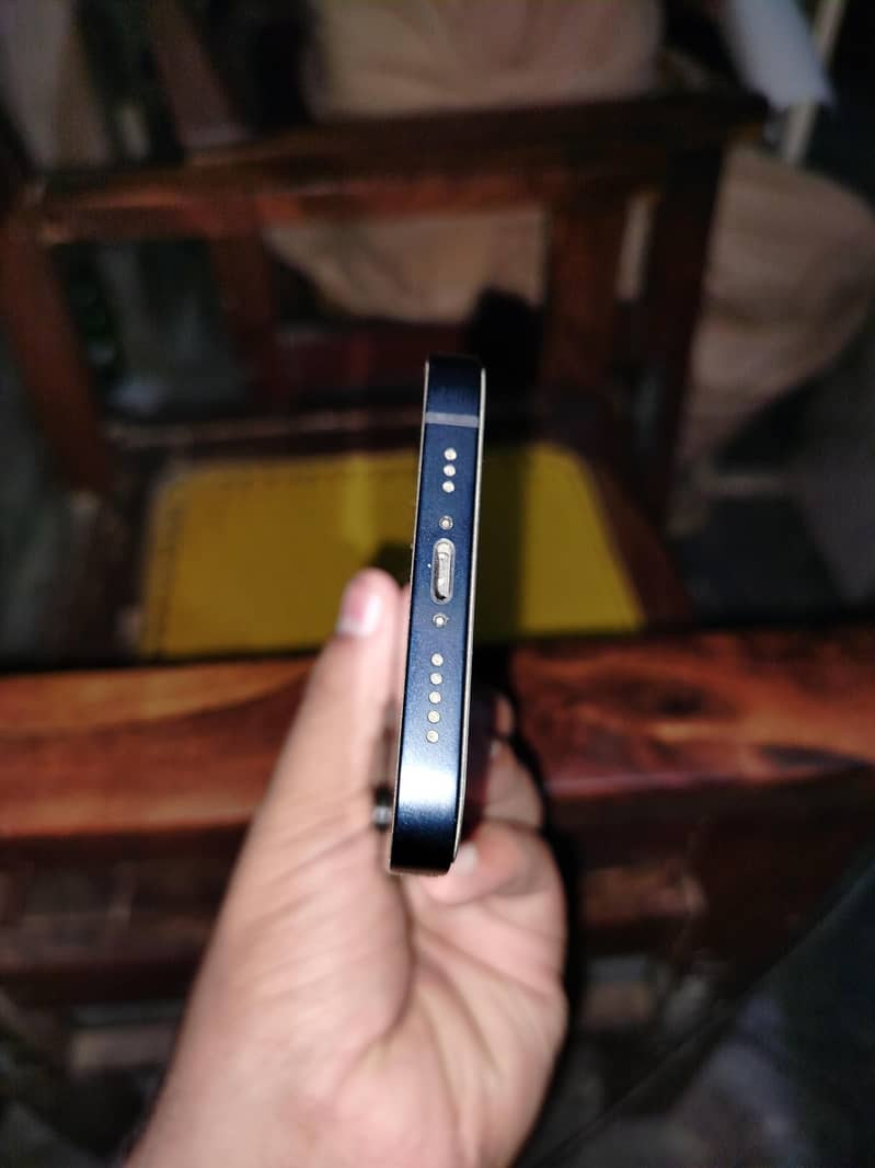 Apple iPhone 12 5