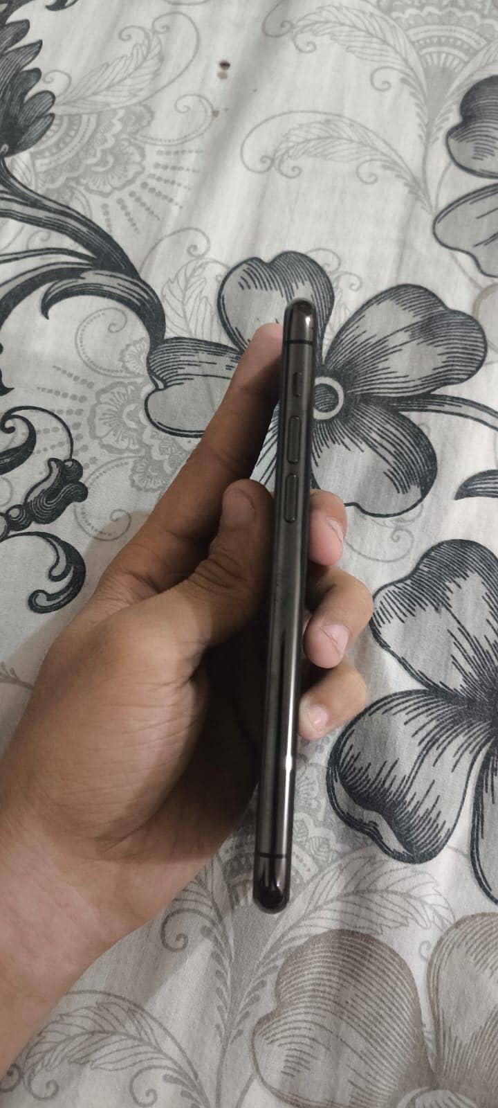 Apple iPhone 11 Pro 2