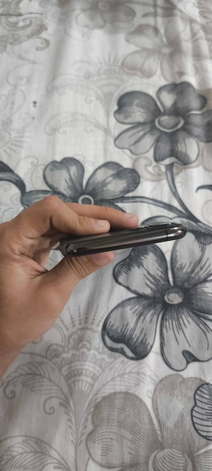 Apple iPhone 11 Pro 3