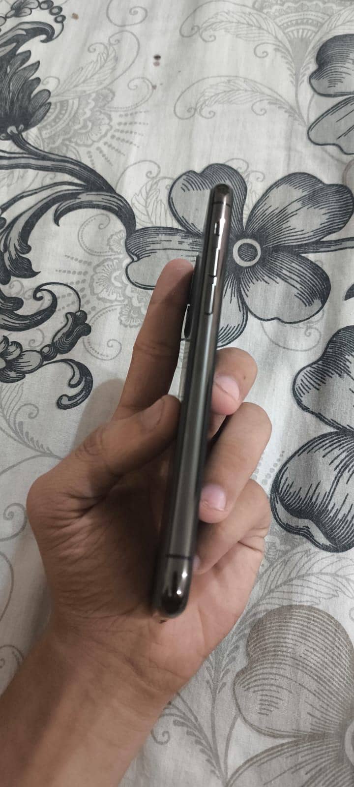 Apple iPhone 11 Pro 4