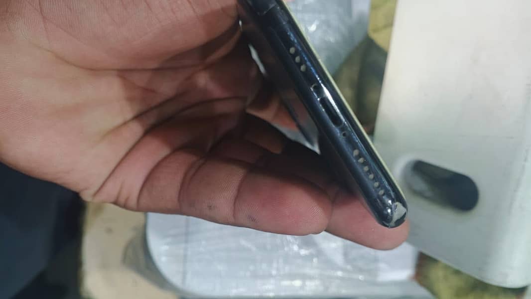 Apple iPhone 11 Pro 1
