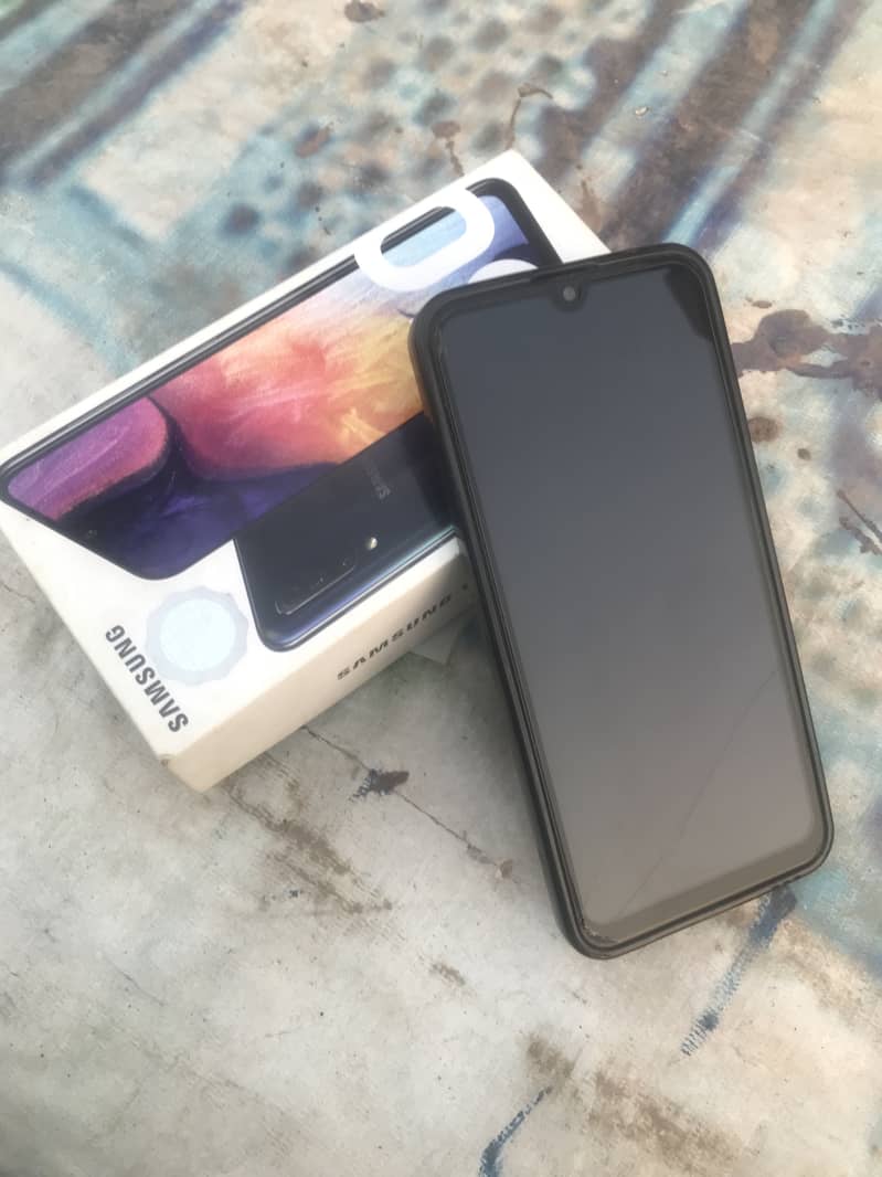 Samsung Mobile A50 1