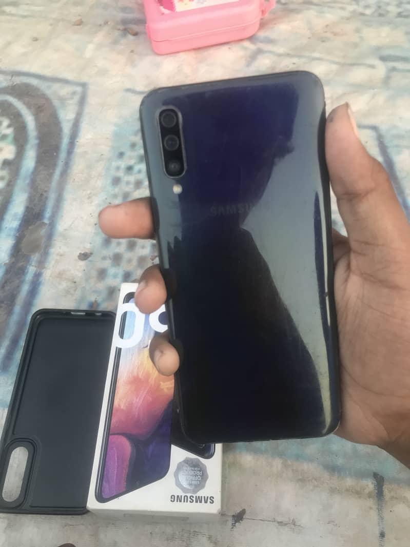 Samsung Mobile A50 3
