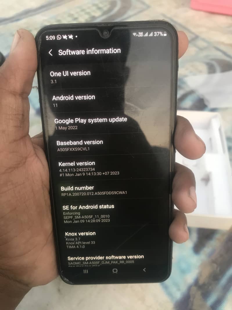 Samsung Mobile A50 8