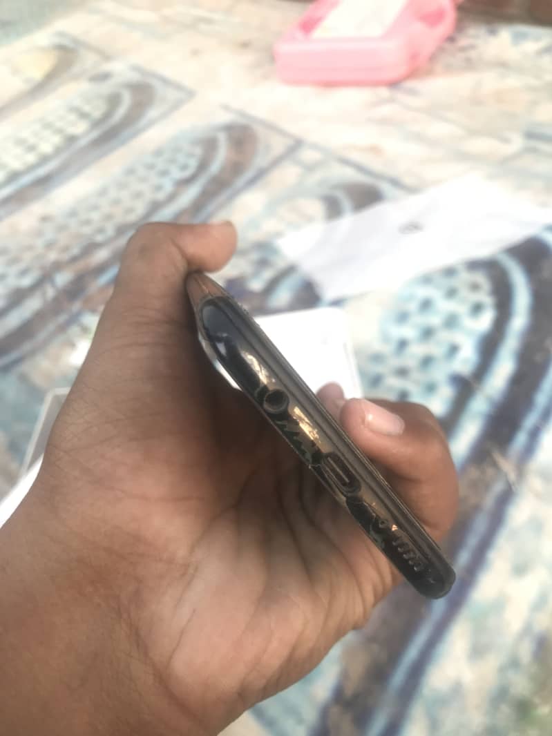 Samsung Mobile A50 11