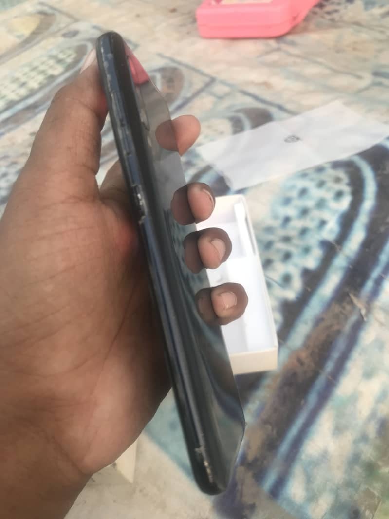 Samsung Mobile A50 13
