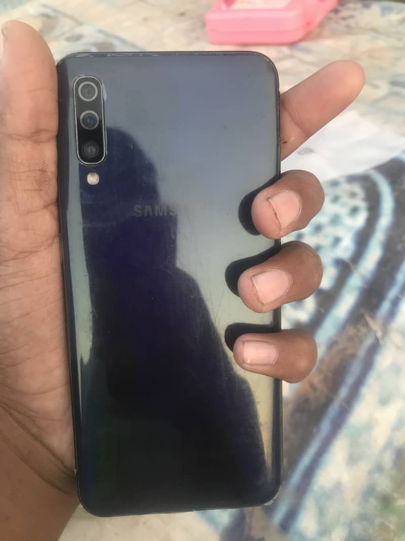 Samsung Mobile A50 15