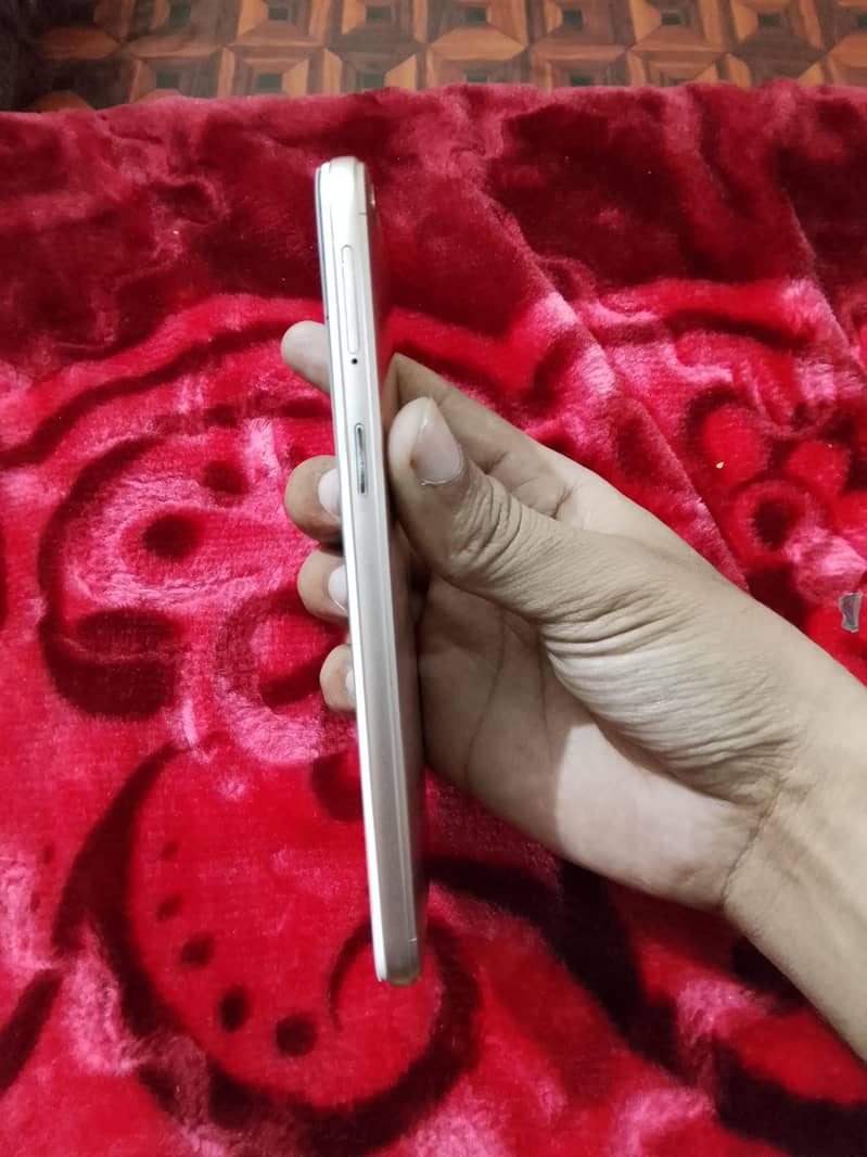 OPPO A57 7