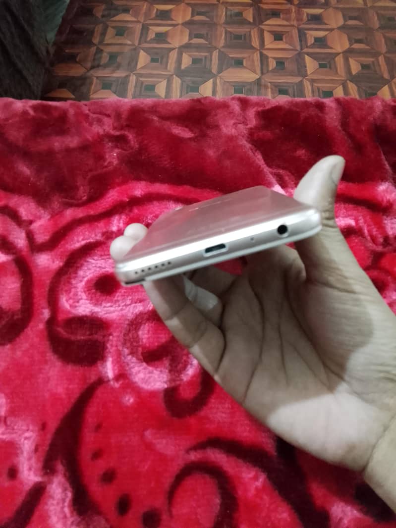 OPPO A57 10