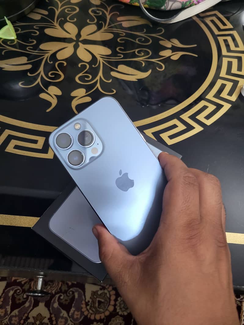 Apple iPhone 13 Pro 1