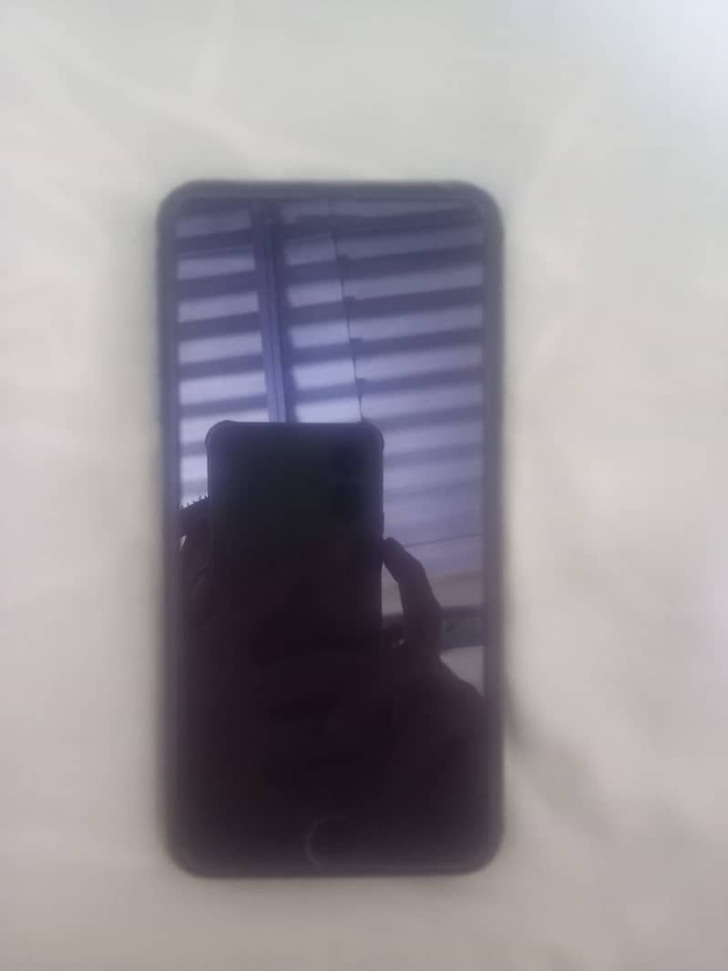 Apple iPhone 8 Plus 1