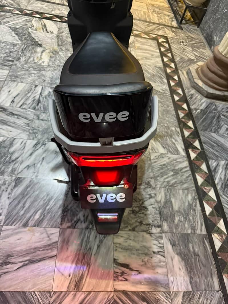 evee scooter 1
