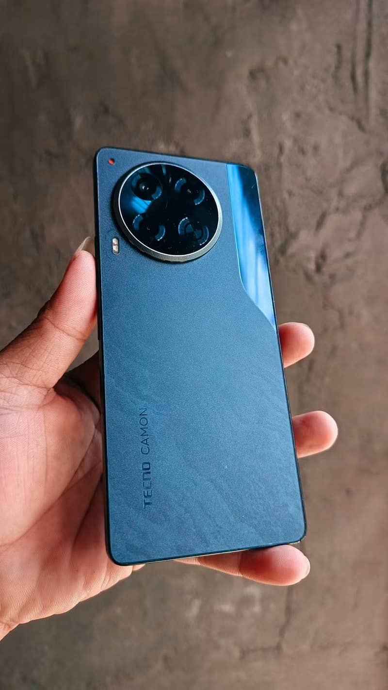 Tecno CAMON 30 1